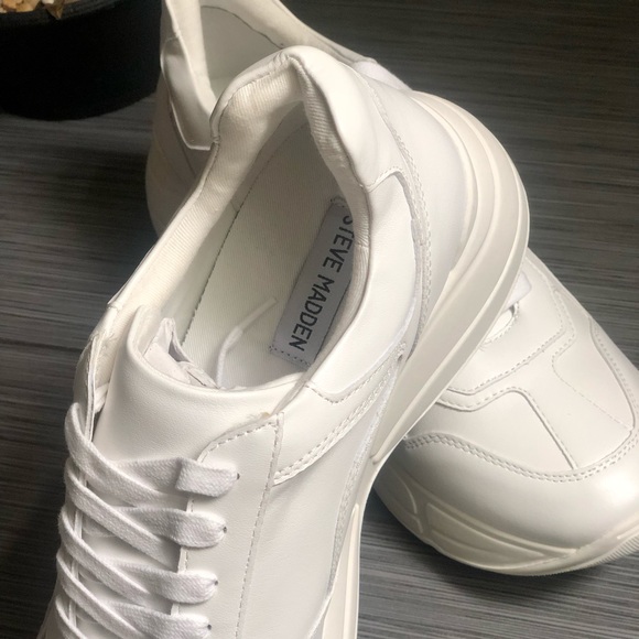 🌟 FINAL SALE🌟NWT Steve Madden Sneakers - Picture 4 of 7